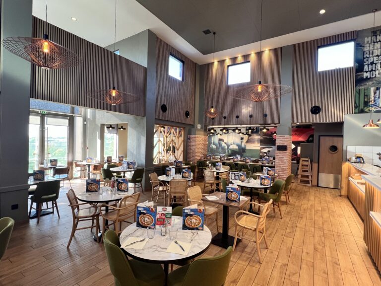 Isolation acoustique d'une salle de restaurant à La Rochelle